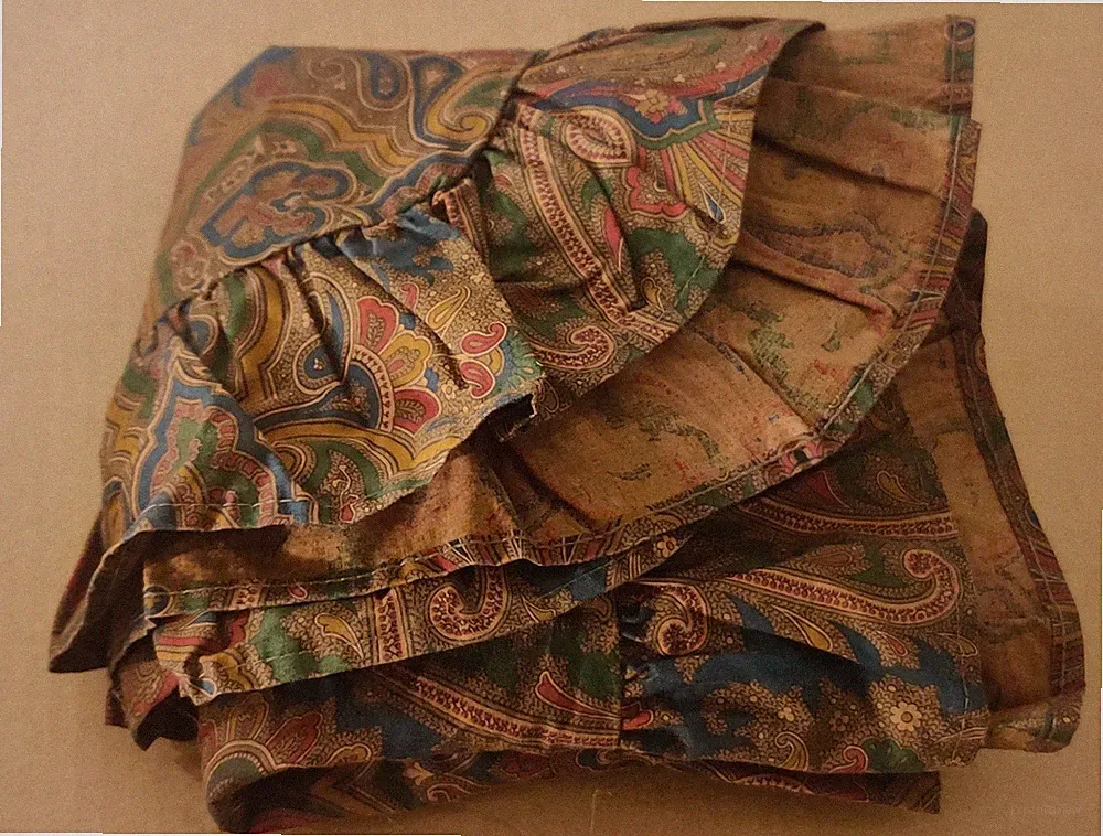 2 Ralph Lauren Brianna Paisley ruffled EURO Pillow Shams square - flawed