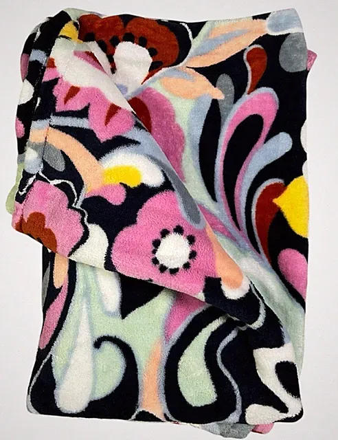 Vera Bradley Plush Throw Blanket Mod Paisley 80" x 50"